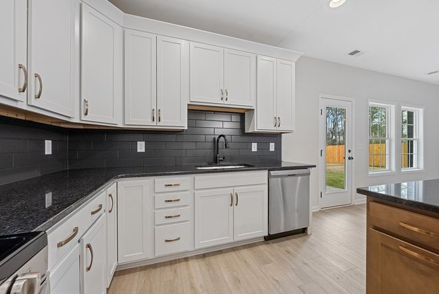 2279 Fuzzy Falls, Opelika, AL 36804