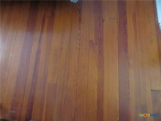 206 S Allen, Edna, TX 77957