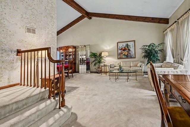 421 E Barclay Court, Elmhurst, IL 60126