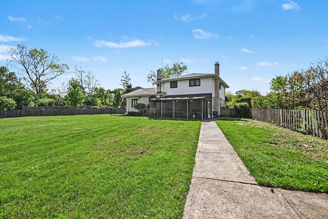 421 E Barclay Court, Elmhurst, IL 60126