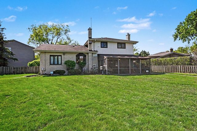 421 E Barclay Court, Elmhurst, IL 60126
