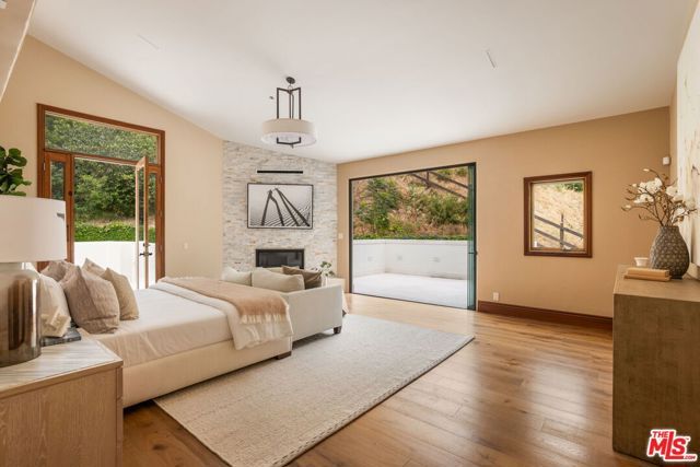 2468 Coldwater Canyon Drive, Beverly Hills, CA 90210