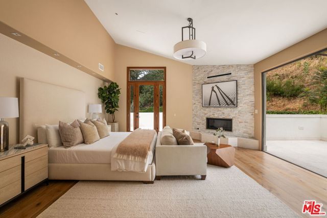 2468 Coldwater Canyon Drive, Beverly Hills, CA 90210