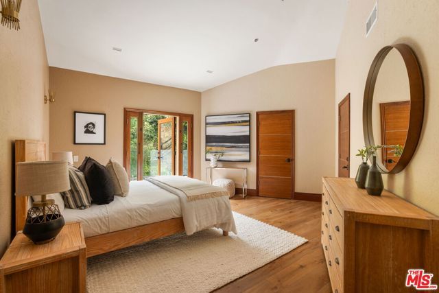 2468 Coldwater Canyon Drive, Beverly Hills, CA 90210