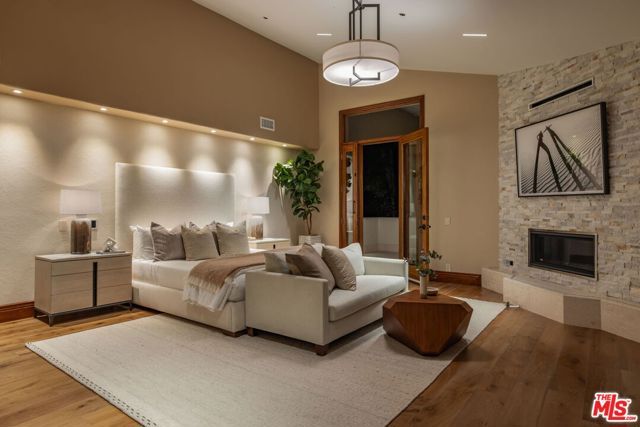 2468 Coldwater Canyon Drive, Beverly Hills, CA 90210