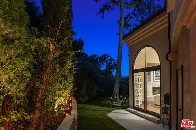 2468 Coldwater Canyon Drive, Beverly Hills, CA 90210