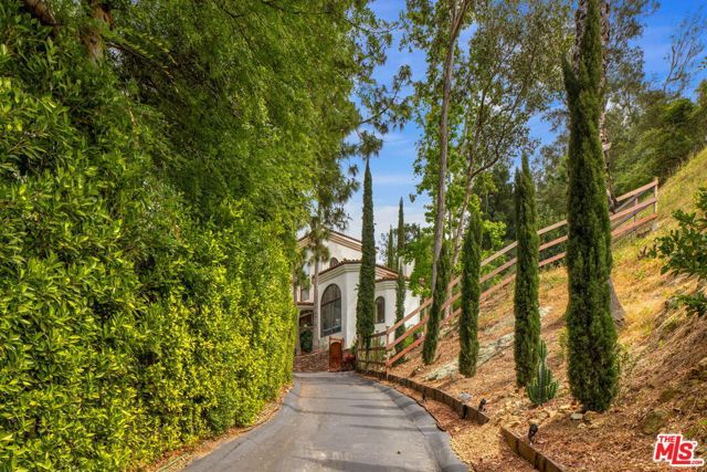 2468 Coldwater Canyon Drive, Beverly Hills, CA 90210