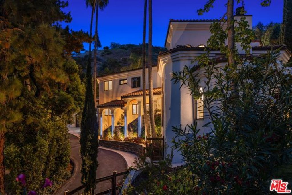 2468 Coldwater Canyon Drive, Beverly Hills, CA 90210