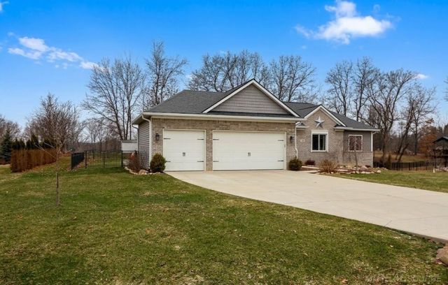 450 Pheasant Ridge Court, Ortonville, MI 48462
