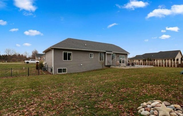 450 Pheasant Ridge Court, Ortonville, MI 48462