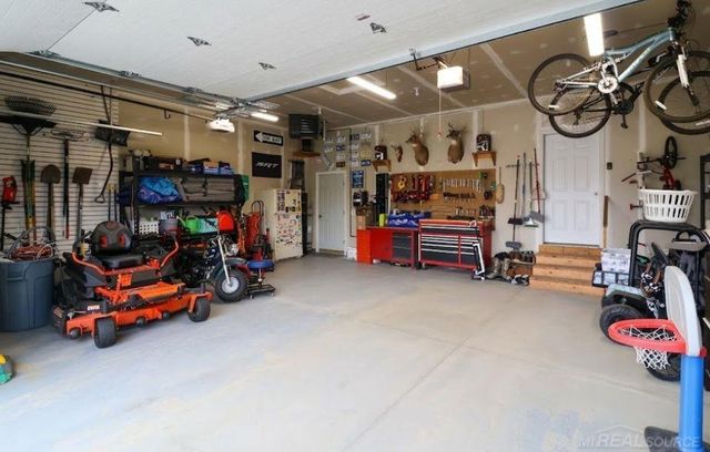 450 Pheasant Ridge Court, Ortonville, MI 48462