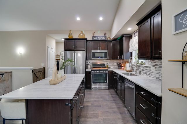 450 Pheasant Ridge Court, Ortonville, MI 48462