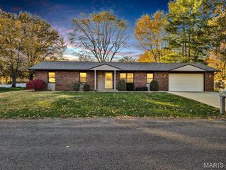 114 Kenneth Drive, Troy, IL 62294
