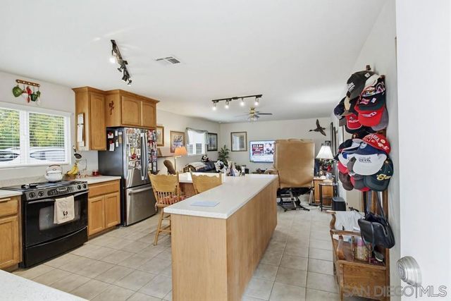 1478 Peutz Valley Rd, Alpine, CA 91901