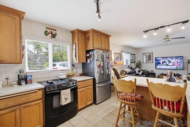 1478 Peutz Valley Rd, Alpine, CA 91901