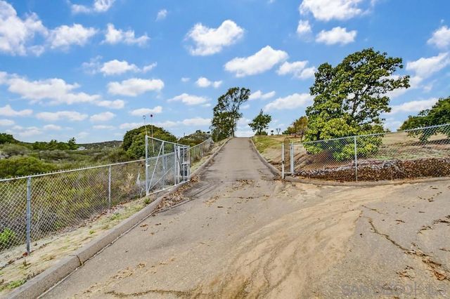 1478 Peutz Valley Rd, Alpine, CA 91901