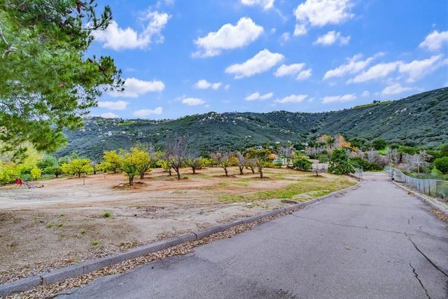 1478 Peutz Valley Rd, Alpine, CA 91901