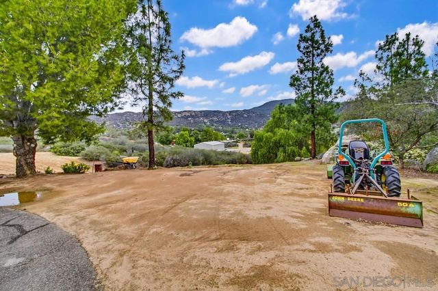 1478 Peutz Valley Rd, Alpine, CA 91901