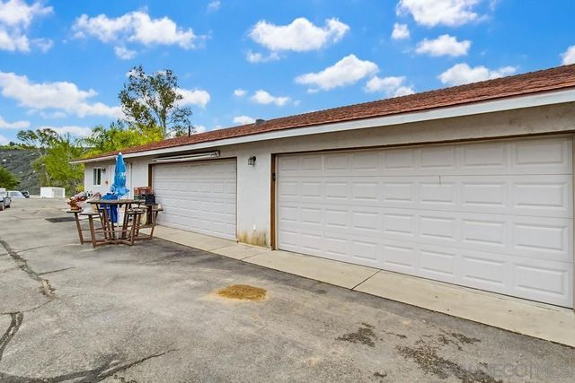 1478 Peutz Valley Rd, Alpine, CA 91901