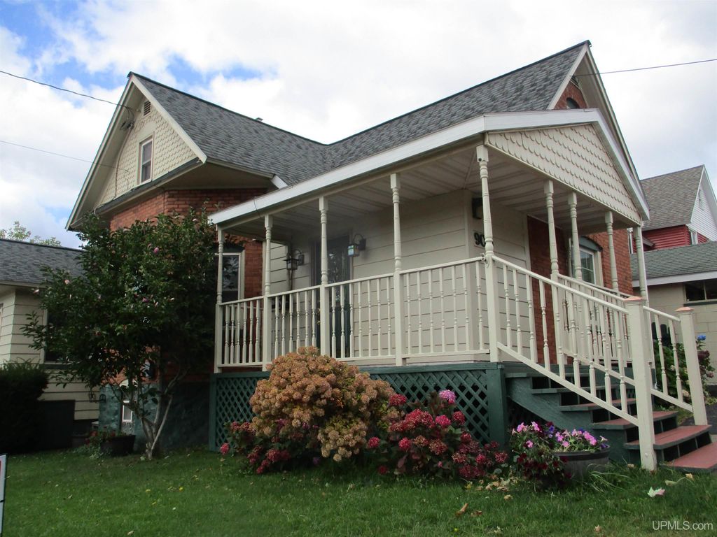 900 Third Street, Hancock, MI 49930