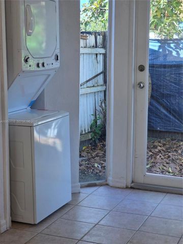 124 NE 13th Ave 21, Homestead, FL 33033