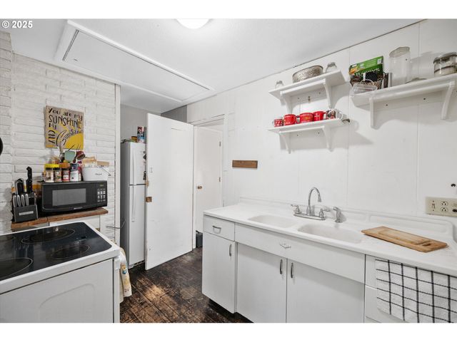 64086 NEHALEM Hwy, Vernonia, OR 97064