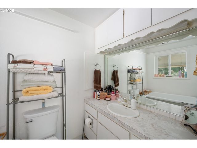 64086 NEHALEM Hwy, Vernonia, OR 97064