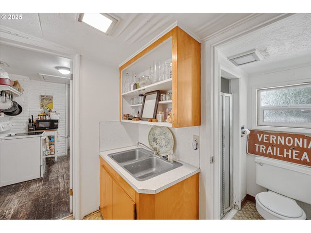 64086 NEHALEM Hwy, Vernonia, OR 97064