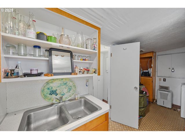 64086 NEHALEM Hwy, Vernonia, OR 97064