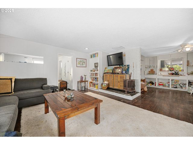 64086 NEHALEM Hwy, Vernonia, OR 97064