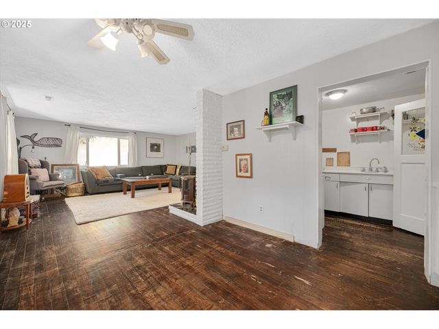 64086 NEHALEM Hwy, Vernonia, OR 97064