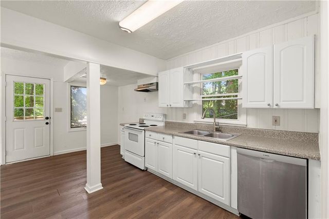 220 Woods Drive NE, Marietta, GA 30060