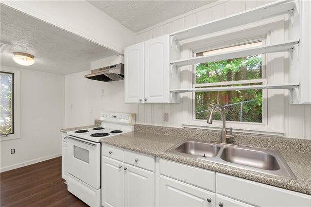 220 Woods Drive NE, Marietta, GA 30060