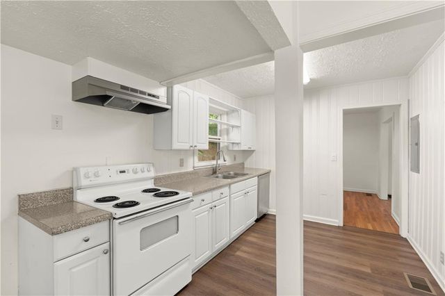 220 Woods Drive NE, Marietta, GA 30060