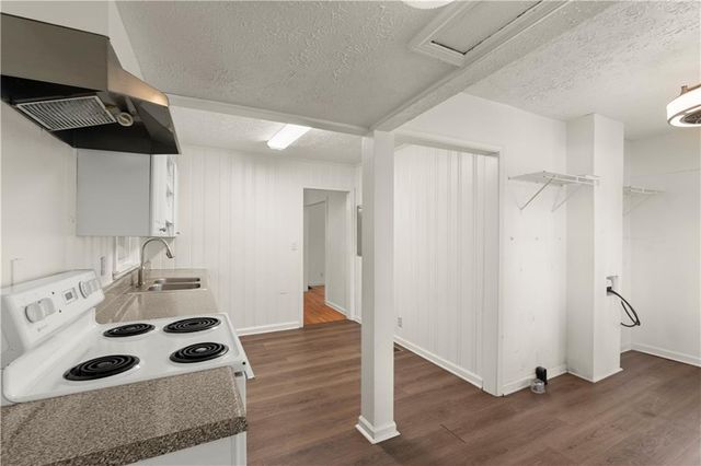 220 Woods Drive NE, Marietta, GA 30060