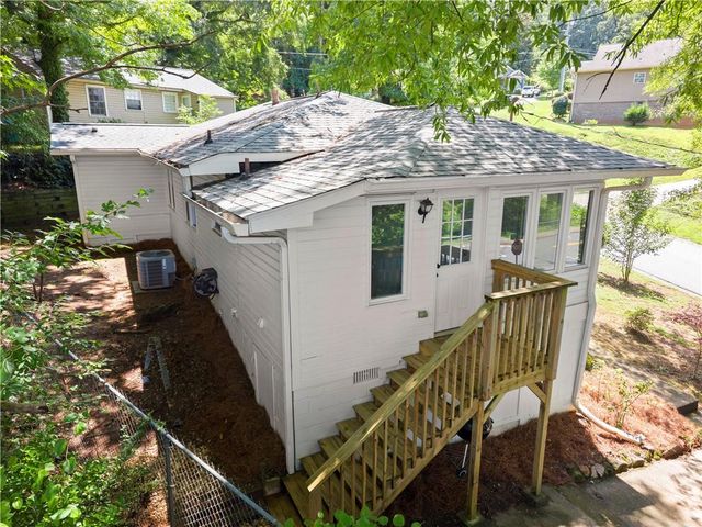 220 Woods Drive NE, Marietta, GA 30060