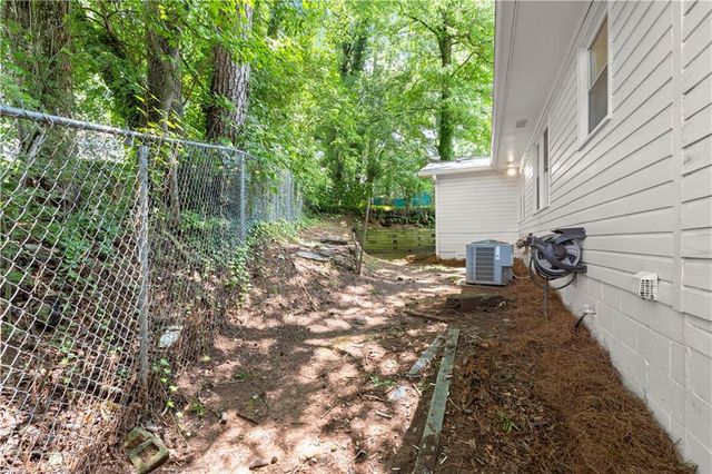 220 Woods Drive NE, Marietta, GA 30060