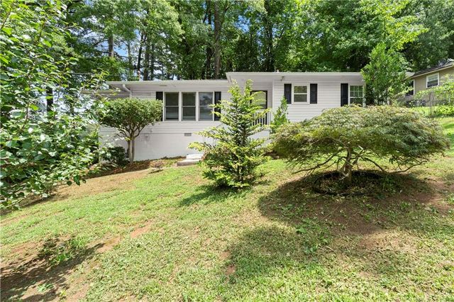 220 Woods Drive NE, Marietta, GA 30060