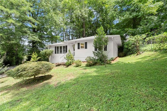 220 Woods Drive NE, Marietta, GA 30060