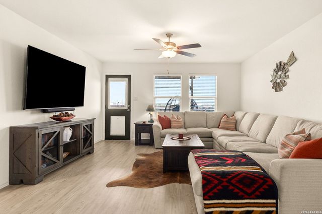 9129 Navarro, Seguin, TX 78155