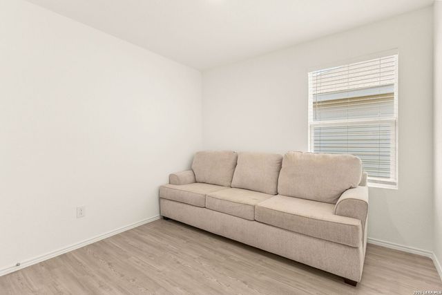 9129 Navarro, Seguin, TX 78155