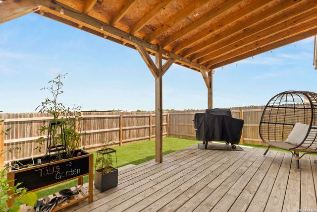 9129 Navarro, Seguin, TX 78155