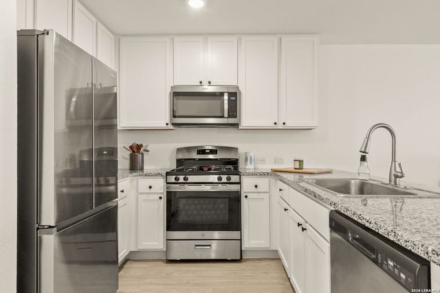 9129 Navarro, Seguin, TX 78155