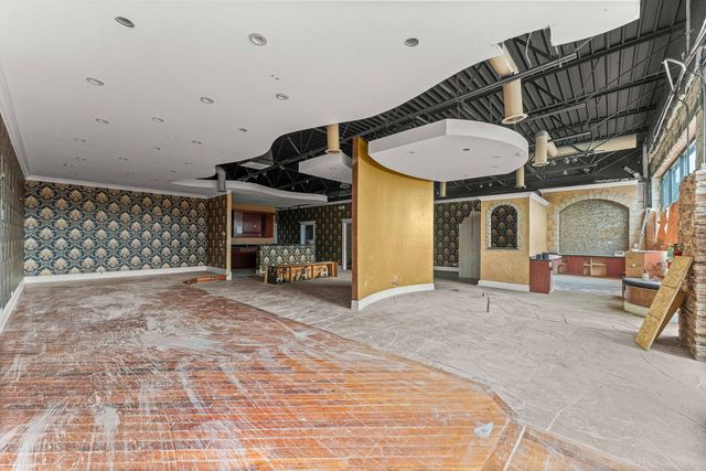 10296 S 78th Avenue B, Palos Hills, IL 60465