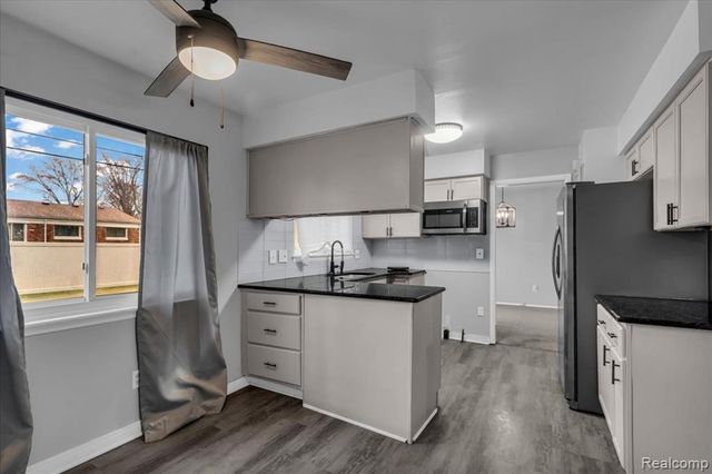 29798 Spring Hill Drive, Southfield, MI 48076