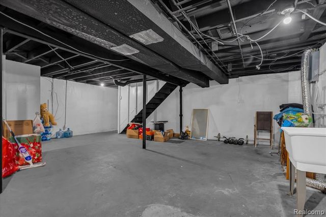 29798 Spring Hill Drive, Southfield, MI 48076