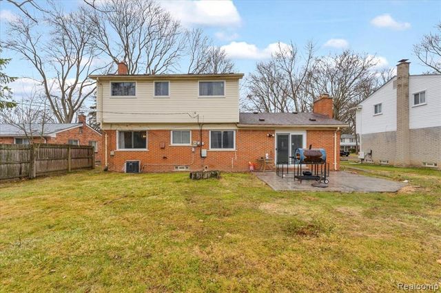 29798 Spring Hill Drive, Southfield, MI 48076