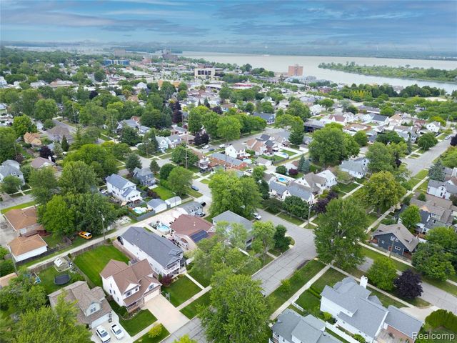 526 Plum Street, Wyandotte, MI 48192