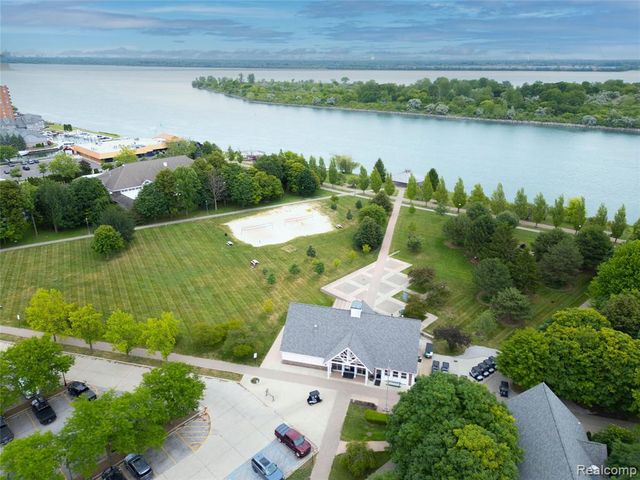 526 Plum Street, Wyandotte, MI 48192