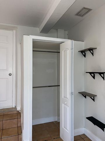 31 NE 56th Street, Oakland Park, FL 33334